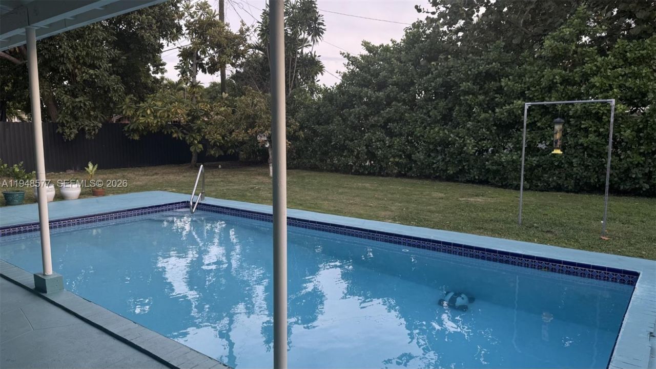 9890 Santos Dr, Cutler Bay, FL 33189 Photo