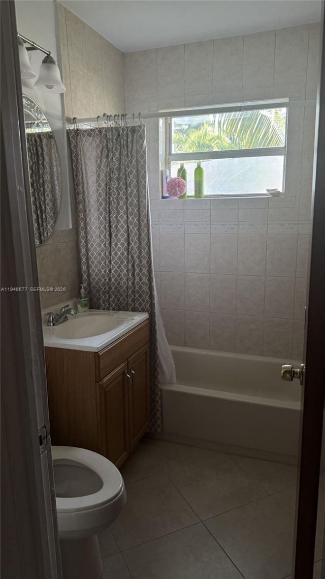 9890 Santos Dr, Cutler Bay, FL 33189 Photo