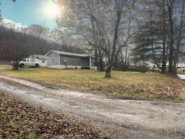 2165 State Hwy 3246 , Crab Orchard, KY 40419