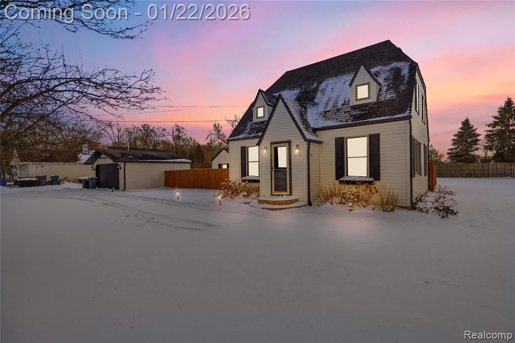 6740 Barabeau Drive, Troy, MI 48085 Main Photo