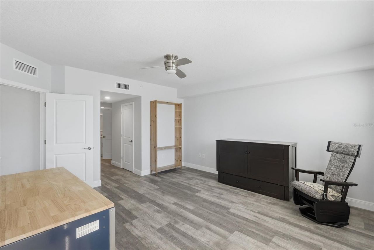 960 Starkey Road, Unit 8106, Largo, FL 33771 Photo