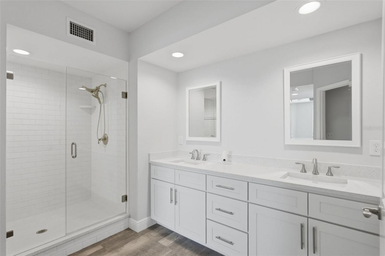 960 Starkey Road, Unit 8106, Largo, FL 33771 Photo