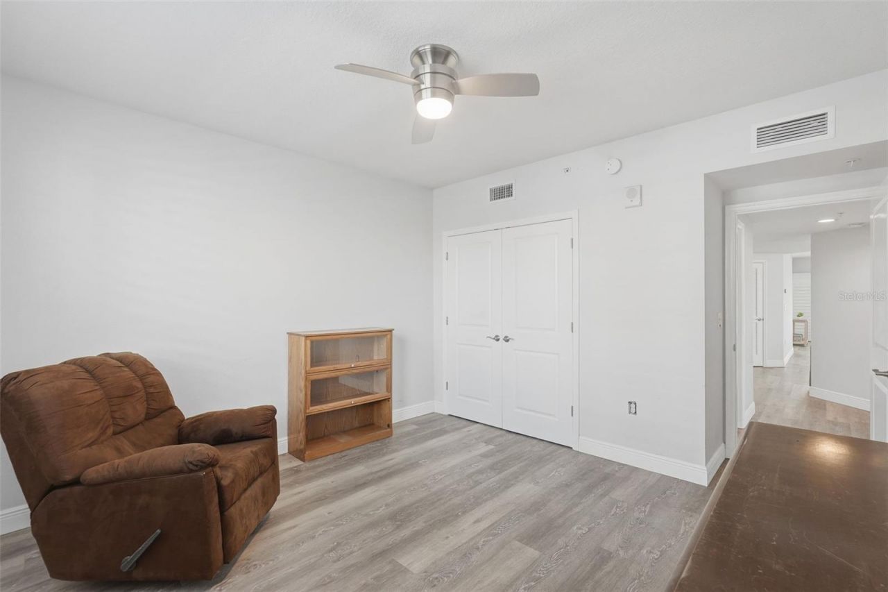 960 Starkey Road, Unit 8106, Largo, FL 33771 Photo