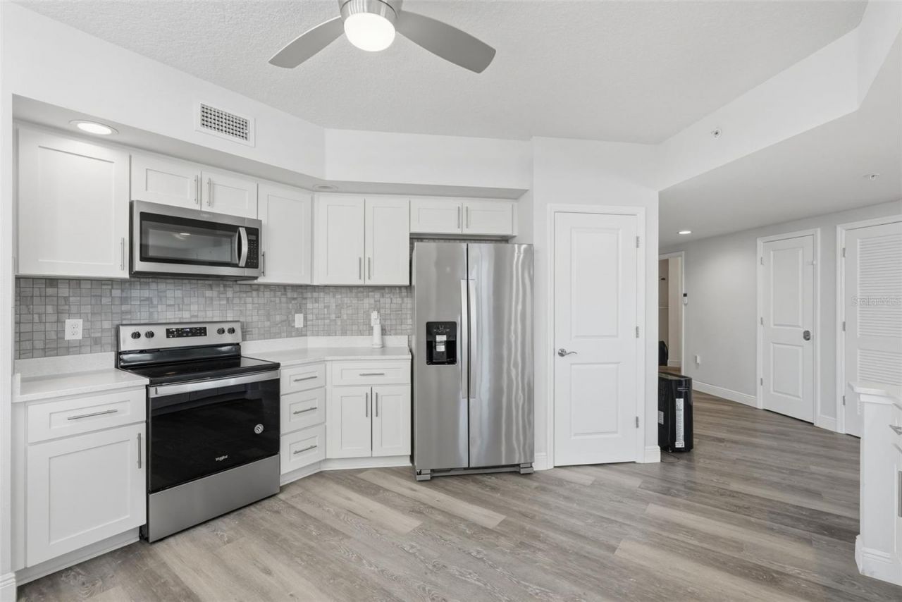 960 Starkey Road, Unit 8106, Largo, FL 33771 Photo