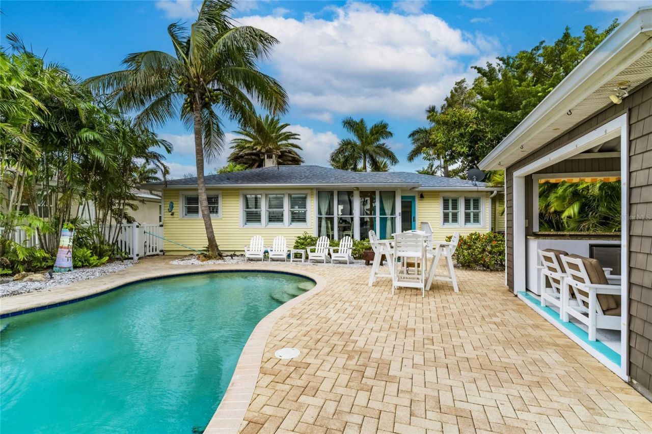 110 Devon Drive, Clearwater, FL 33767 Photo
