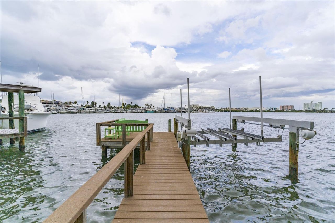 110 Devon Drive, Clearwater, FL 33767 Photo