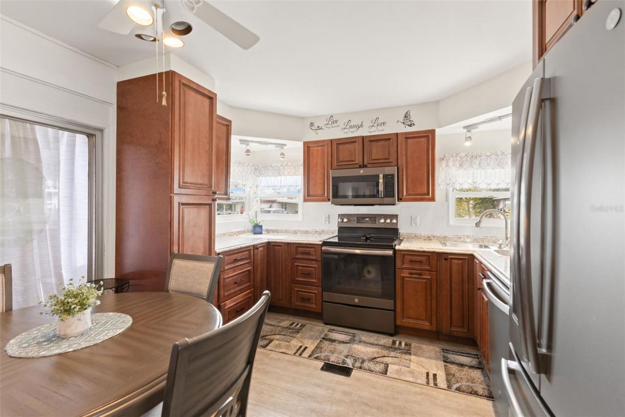 354 Quiet Way, Palmetto, FL 34221 Photo