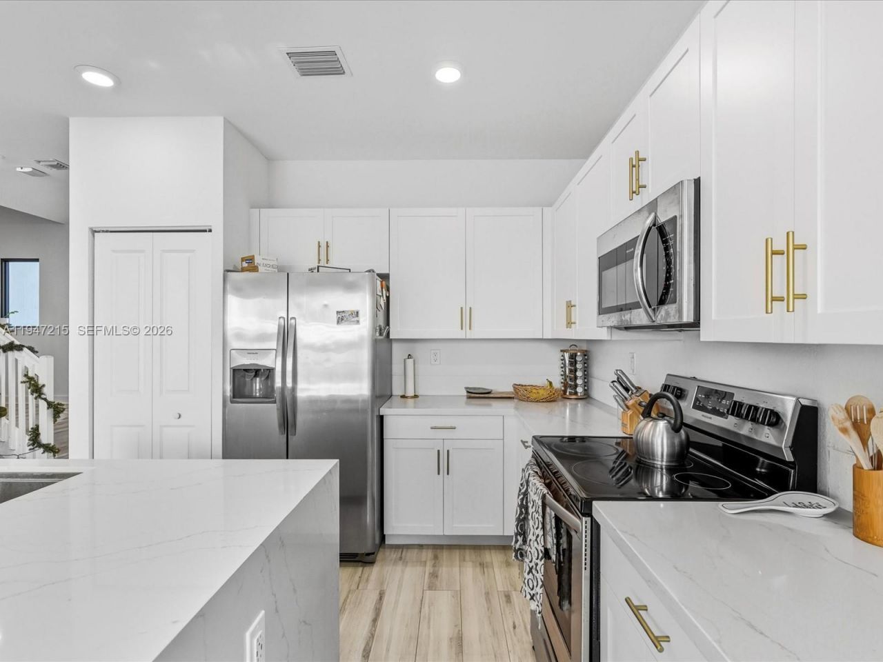 544 NE 206th Ln , Miami, FL 33179 Photo