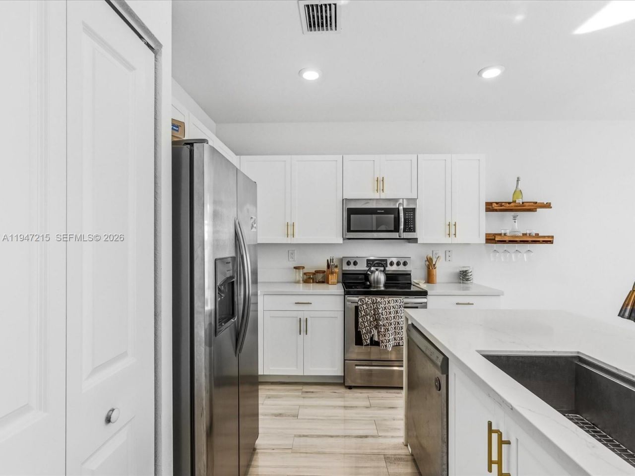 544 NE 206th Ln, Miami, FL 33179 Photo