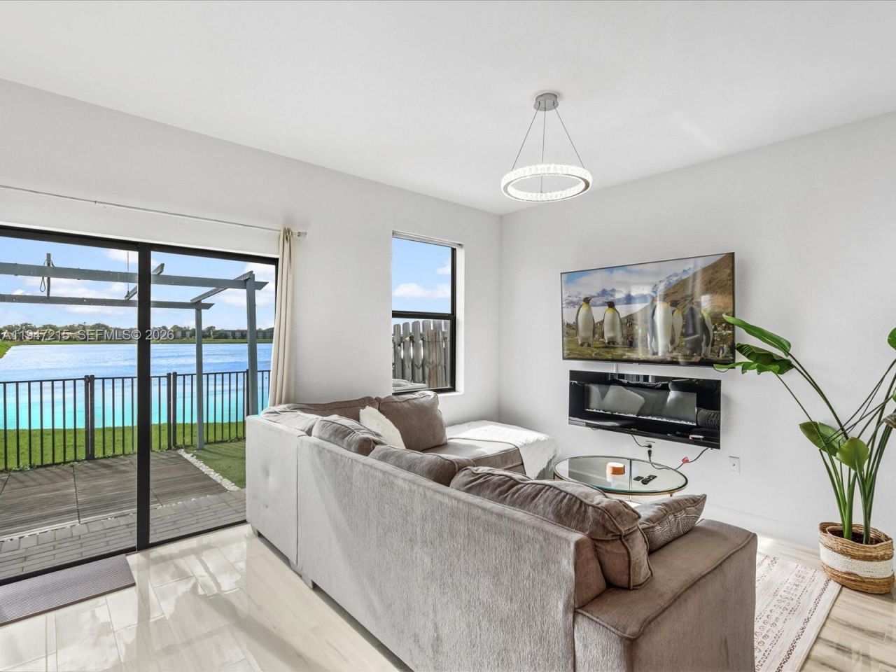 544 NE 206th Ln , Miami, FL 33179 Photo