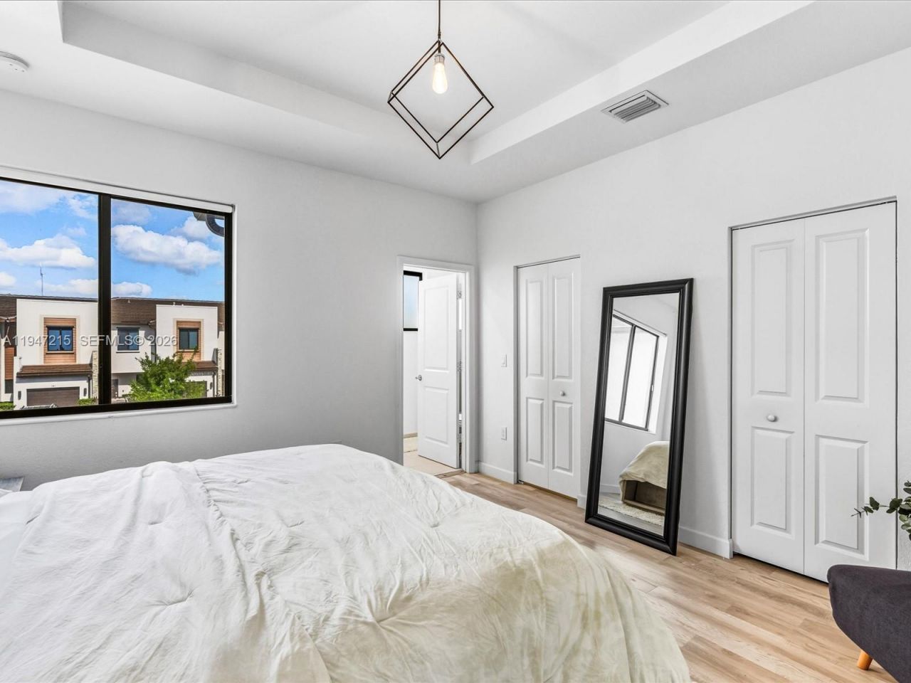 544 NE 206th Ln, Miami, FL 33179 Photo