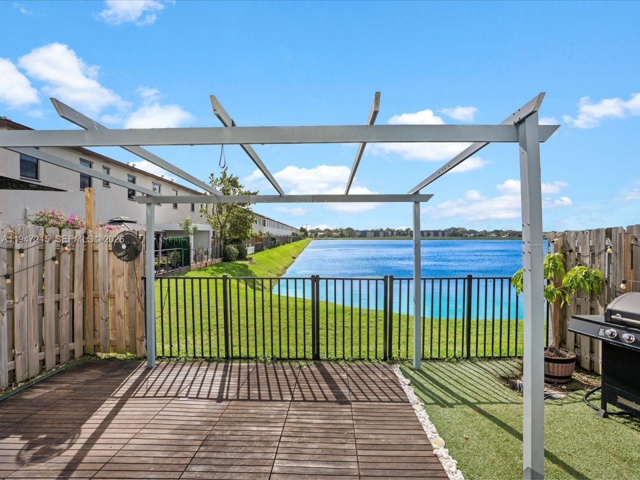 544 NE 206th Ln, Miami, FL 33179 Photo