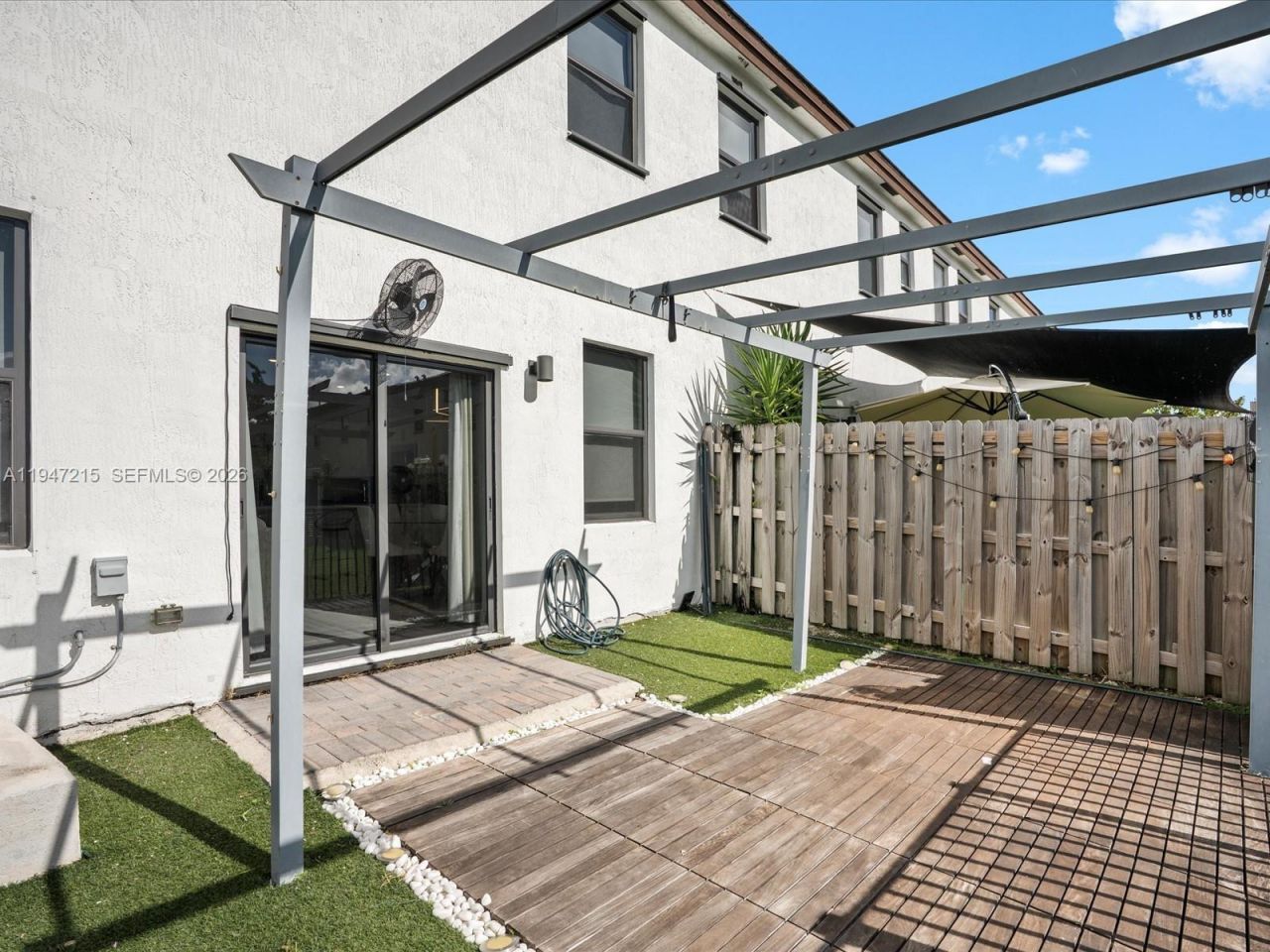 544 NE 206th Ln, Miami, FL 33179 Photo