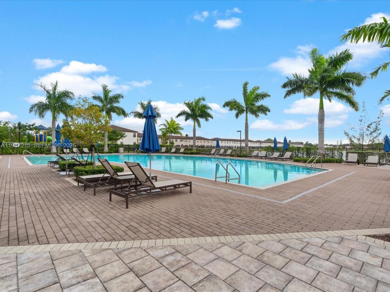 544 NE 206th Ln, Miami, FL 33179 Photo