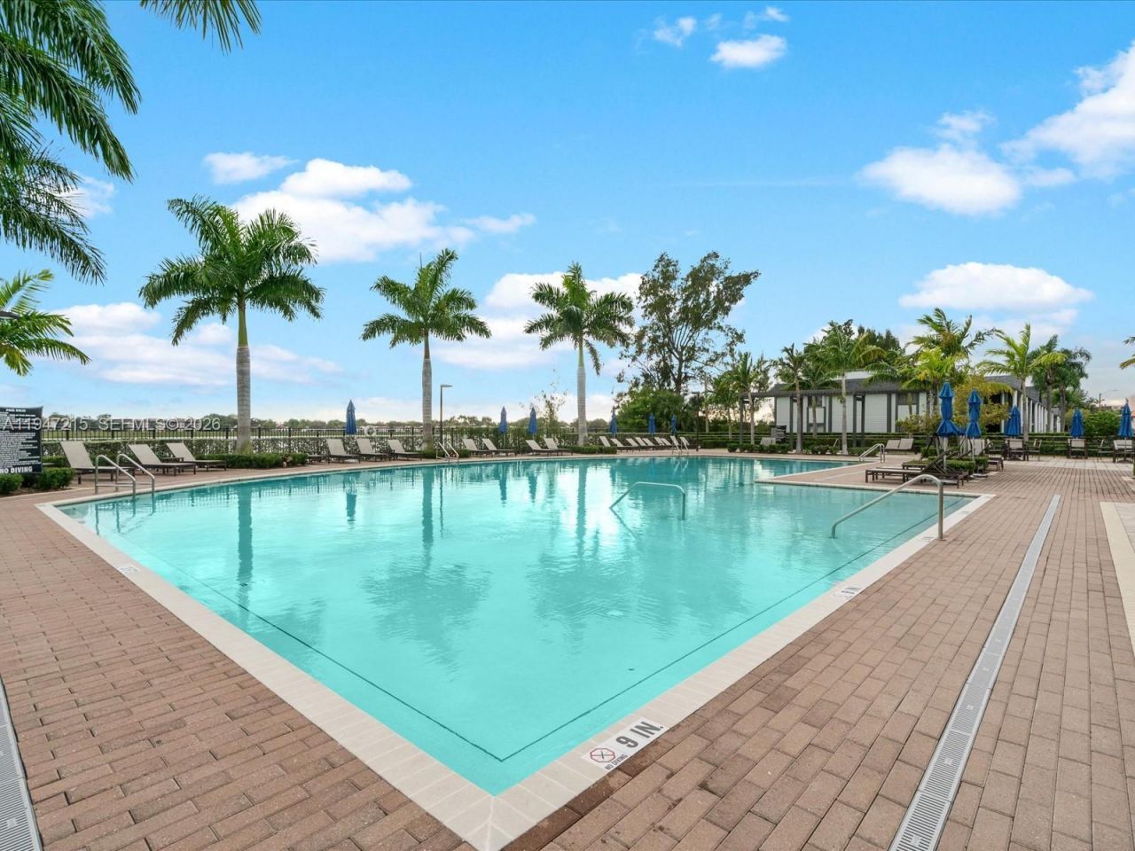 544 NE 206th Ln , Miami, FL 33179 Photo