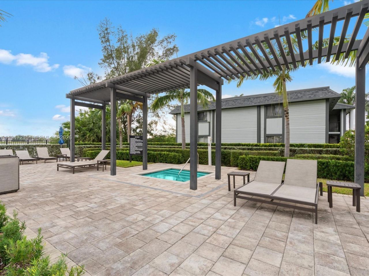 544 NE 206th Ln, Miami, FL 33179 Photo