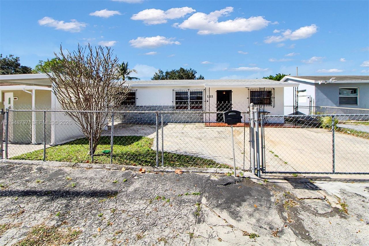 1311 SW 33rd Ter, Fort Lauderdale, FL 33312 Photo