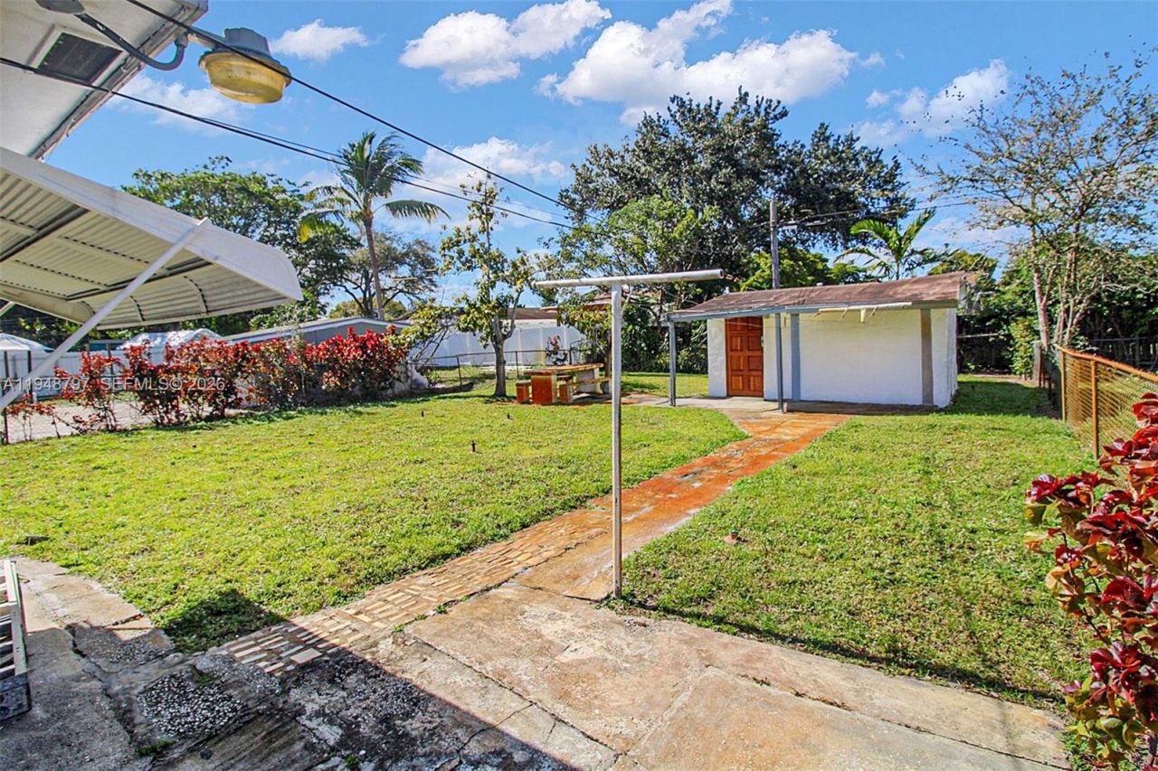 1311 SW 33rd Ter, Fort Lauderdale, FL 33312 Photo