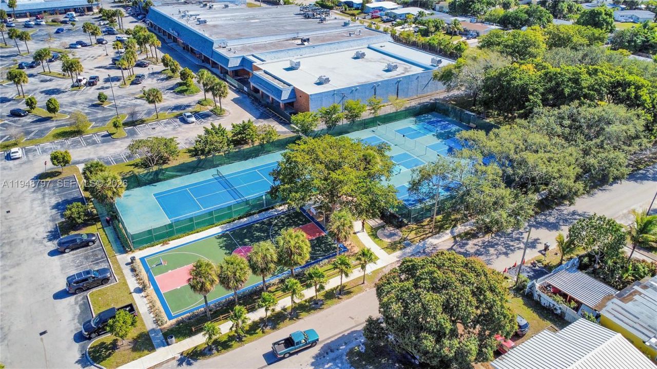 1311 SW 33rd Ter, Fort Lauderdale, FL 33312 Photo