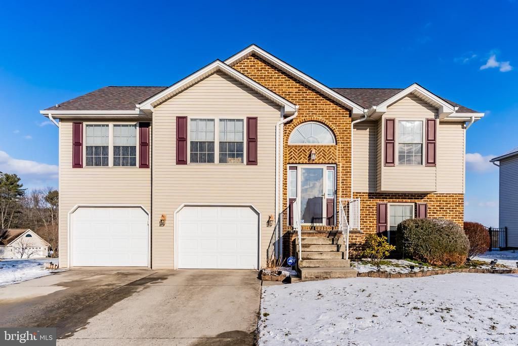 421 Clover Street, Etters, PA 17319 Main Photo