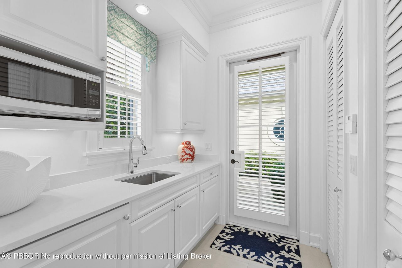 1070 Beach Road, Vero Beach, FL 32963 Photo