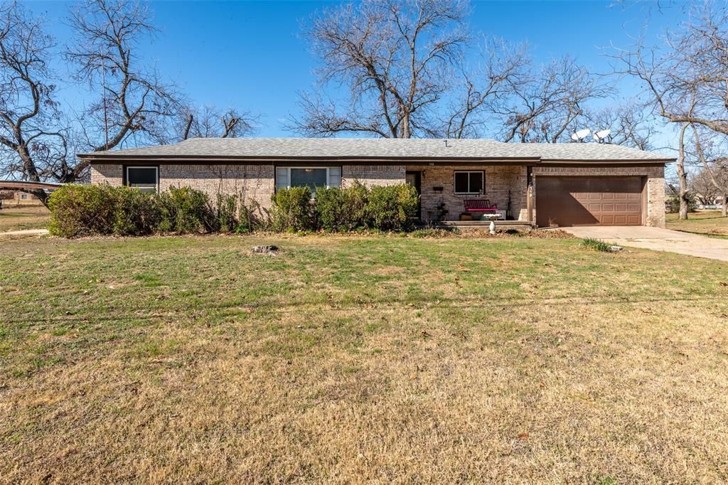 748 S Rusk Street, De Leon, TX 76444 Main Photo