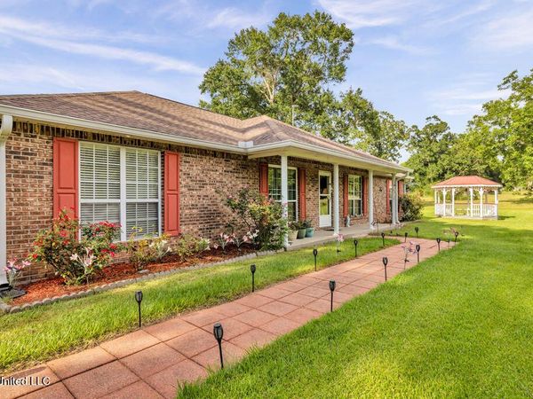 163 E Inda Road, Perkinston, MS 39573