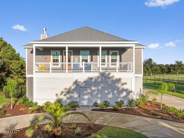 14 Sherman Avenue, Pass Christian, MS 39571