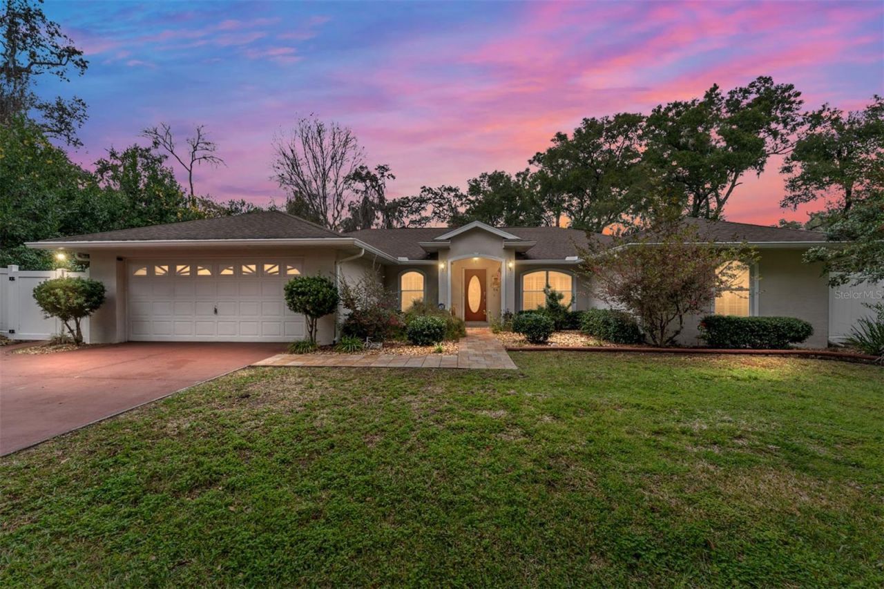 84 S Hunting Lodge Drive, Inverness, FL 34453 Photo