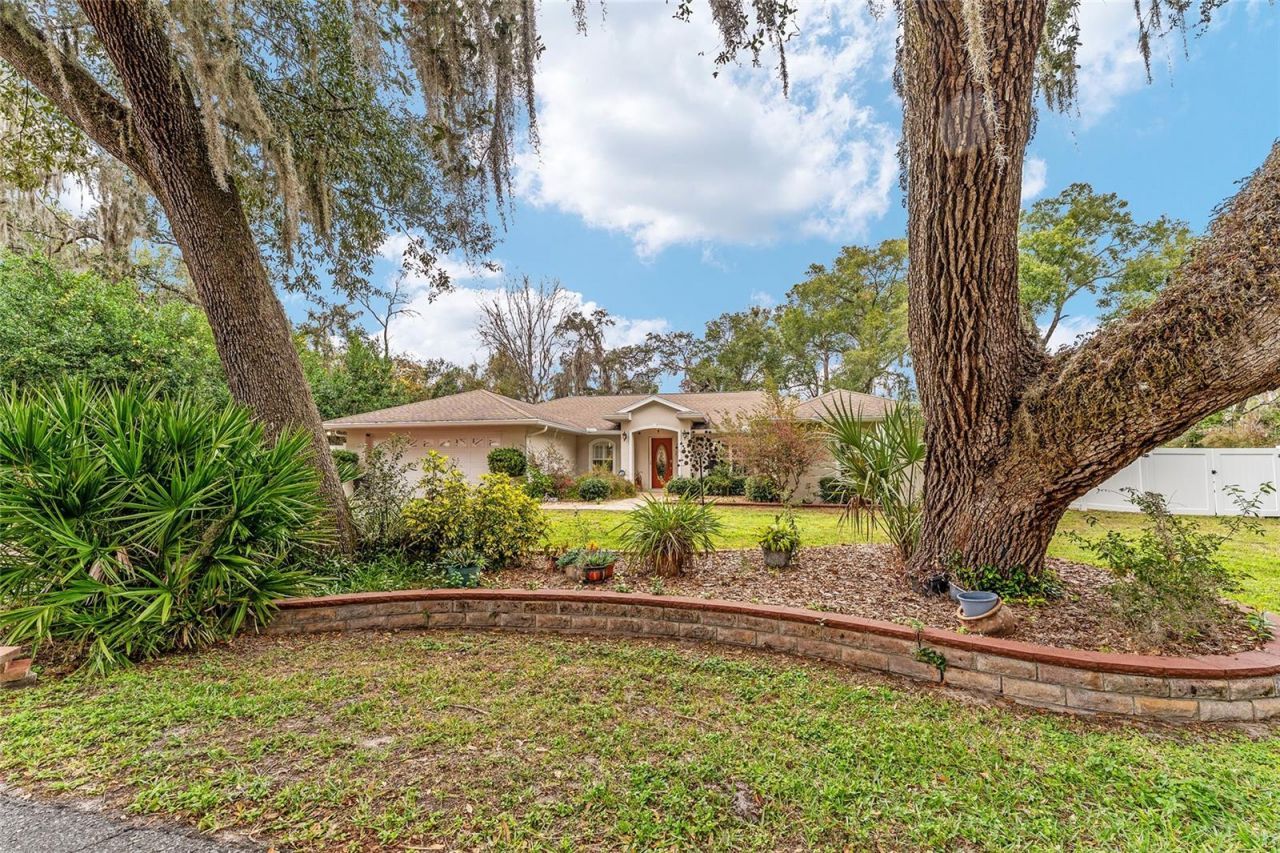84 S Hunting Lodge Drive, Inverness, FL 34453 Photo