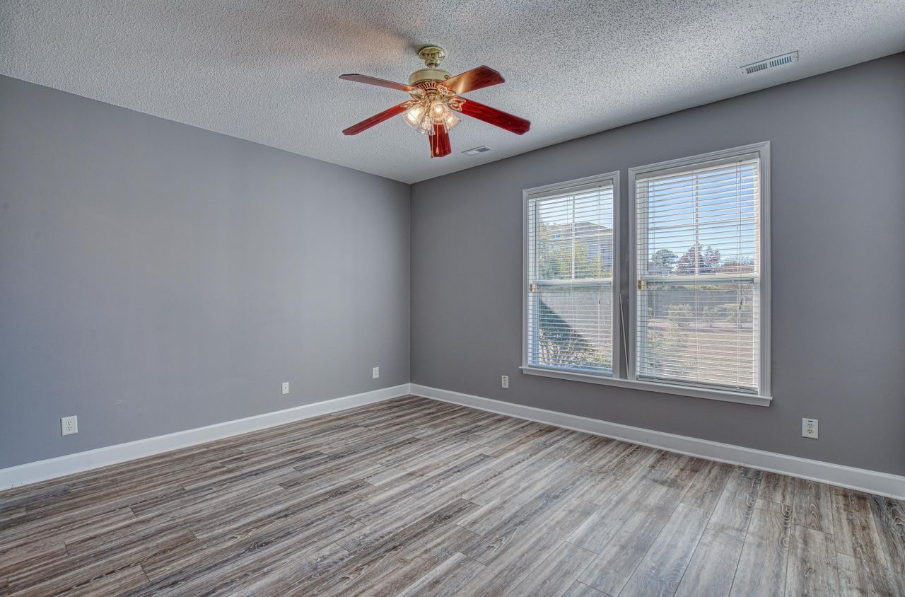 205 Threshing Way Photo 16