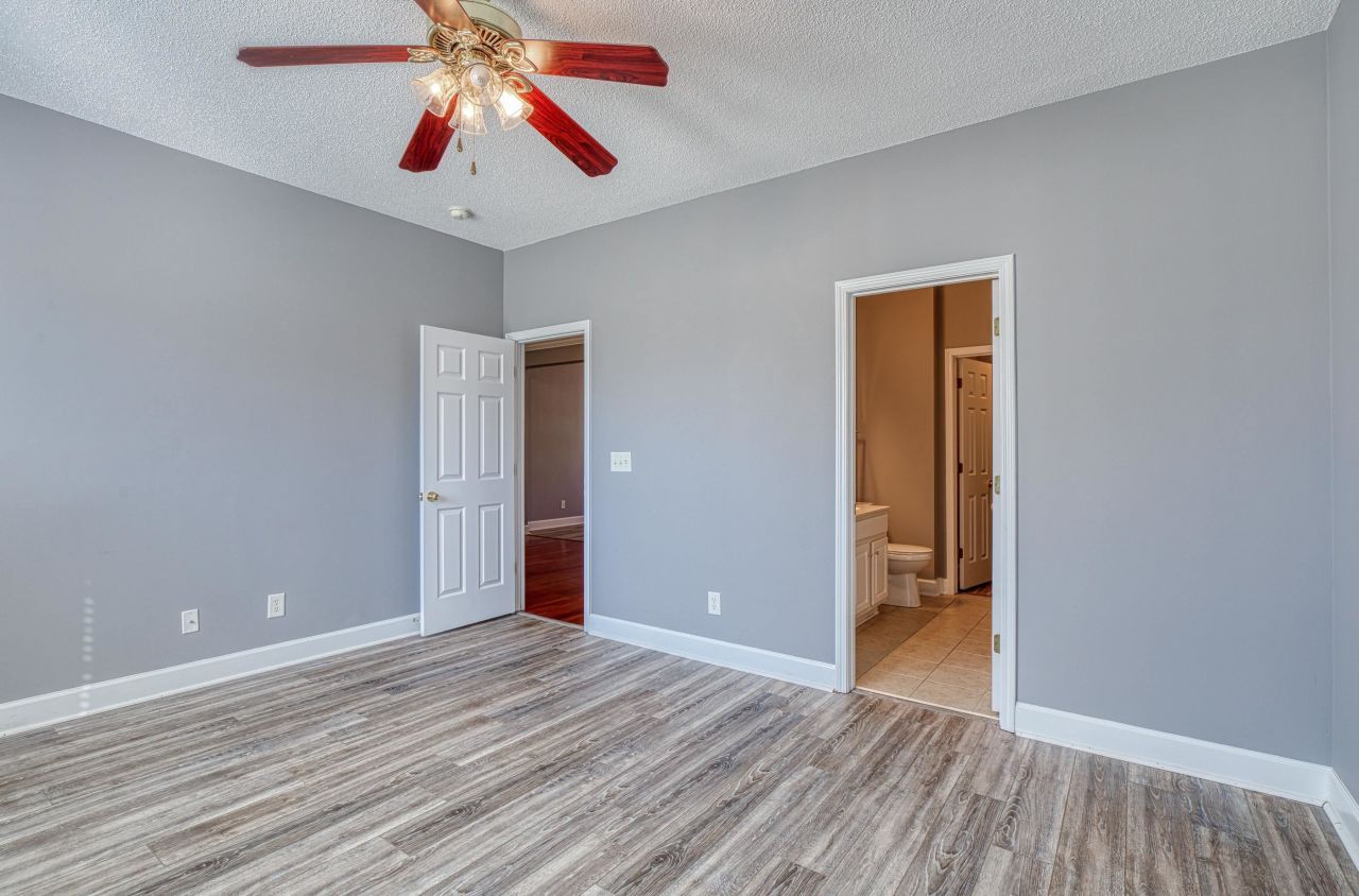 205 Threshing Way Photo 18