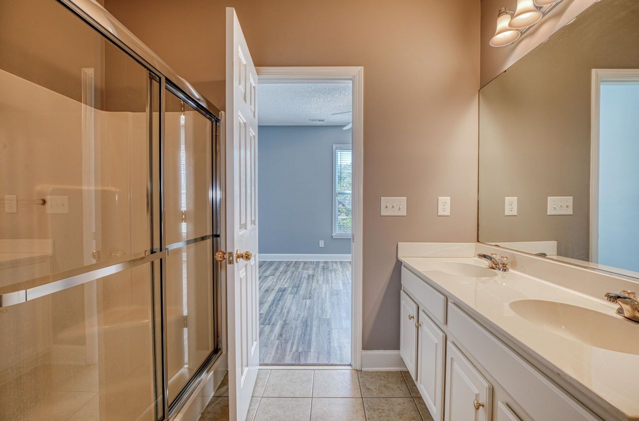 205 Threshing Way Photo 21