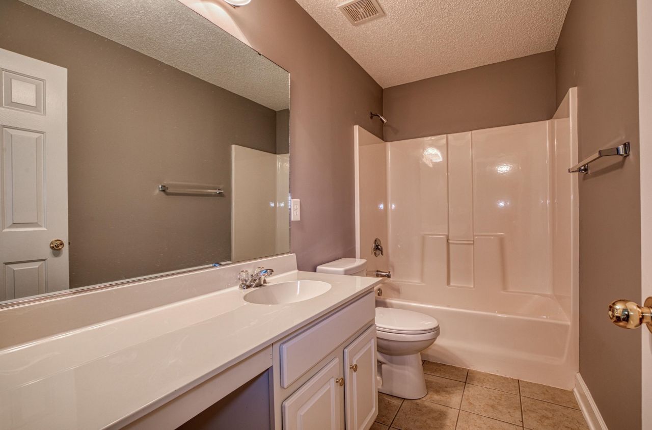 205 Threshing Way Photo 27