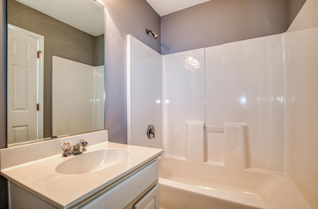 205 Threshing Way Photo 30