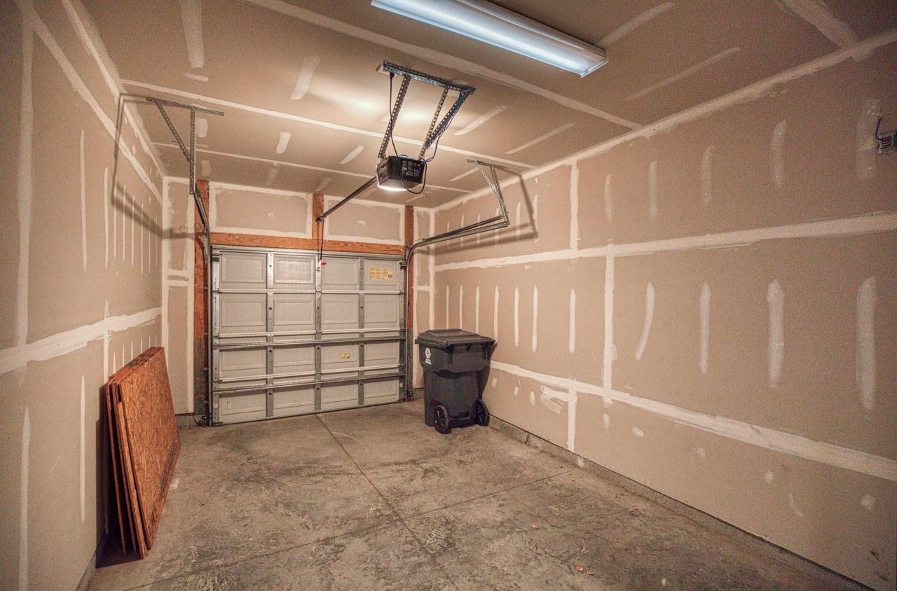 205 Threshing Way Photo 34