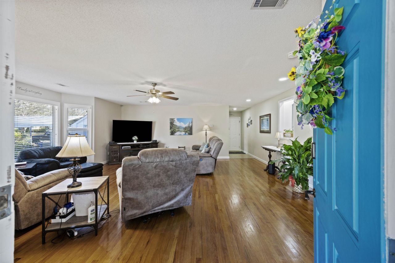 1744 Opal Avenue Photo 6