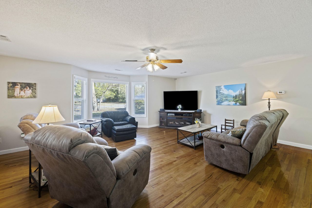 1744 Opal Avenue Photo 7