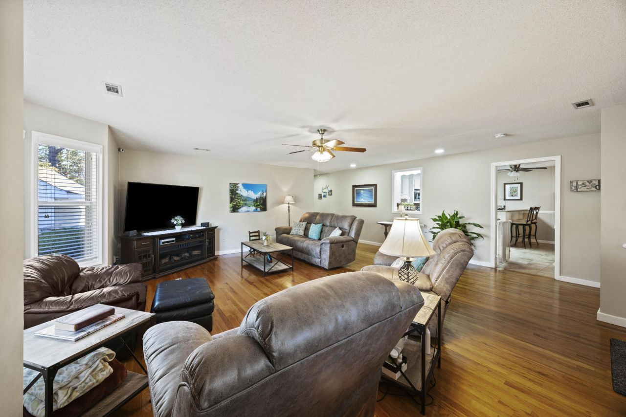 1744 Opal Avenue Photo 8