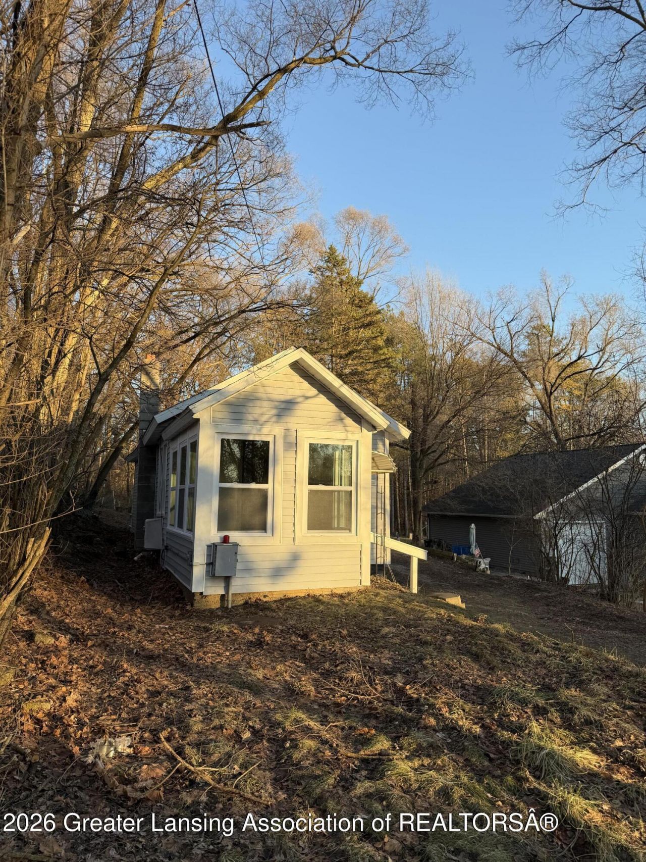 2401 Vining Street, Jackson, MI 49203 Main Photo