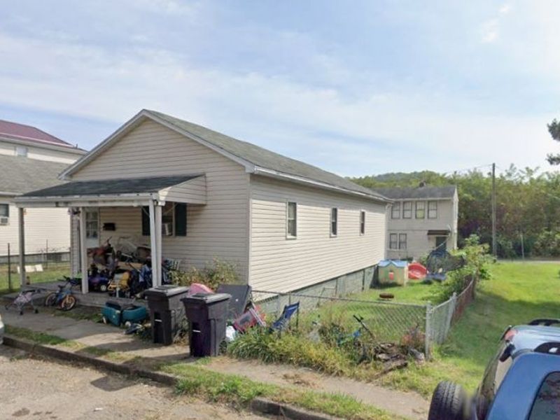 811 Park Street, Martins Ferry, OH 43935 Photo 2