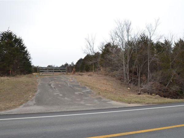 10051 NW Campbell Road, Fayetteville, AR 72701