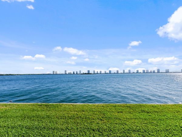 100 Wettaw Lane, Unit 9, North Palm Beach, FL 33408