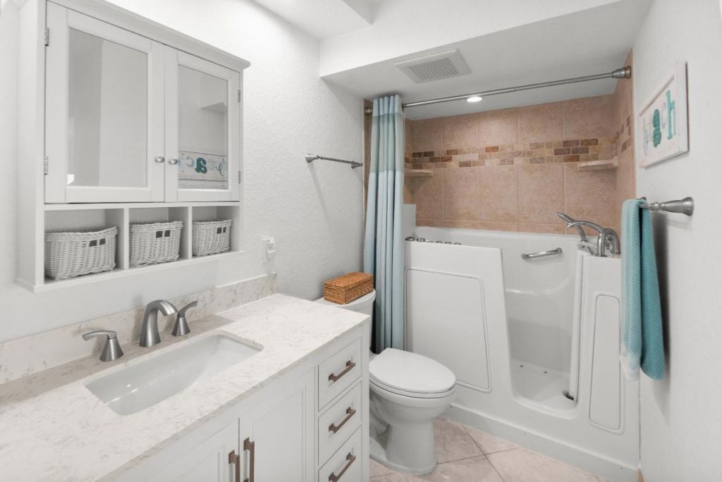 100 Wettaw Lane, Unit 9, North Palm Beach, FL 33408 Photo