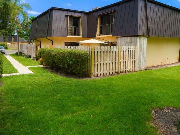 2407 Waterside Drive, Lake Worth, FL 33461