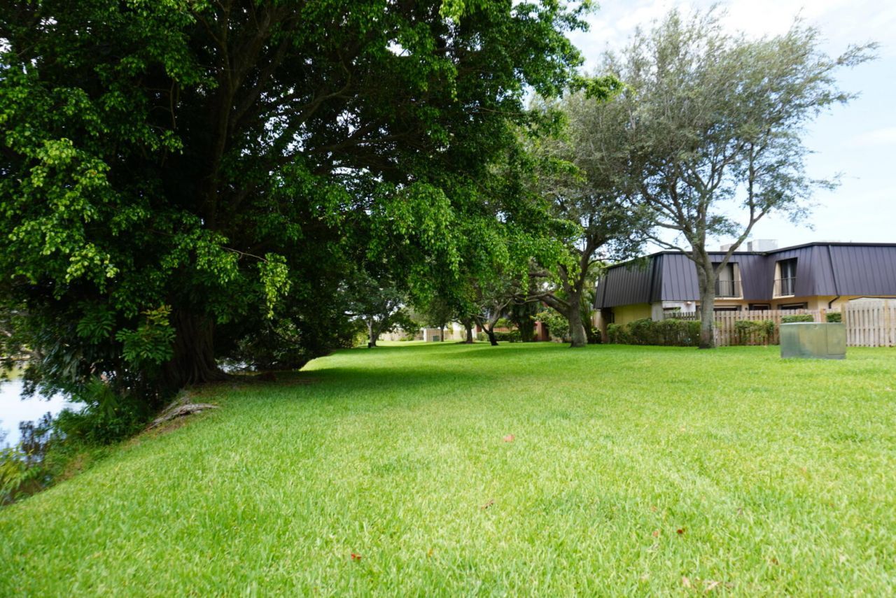 2407 Waterside Drive, Lake Worth, FL 33461 Photo