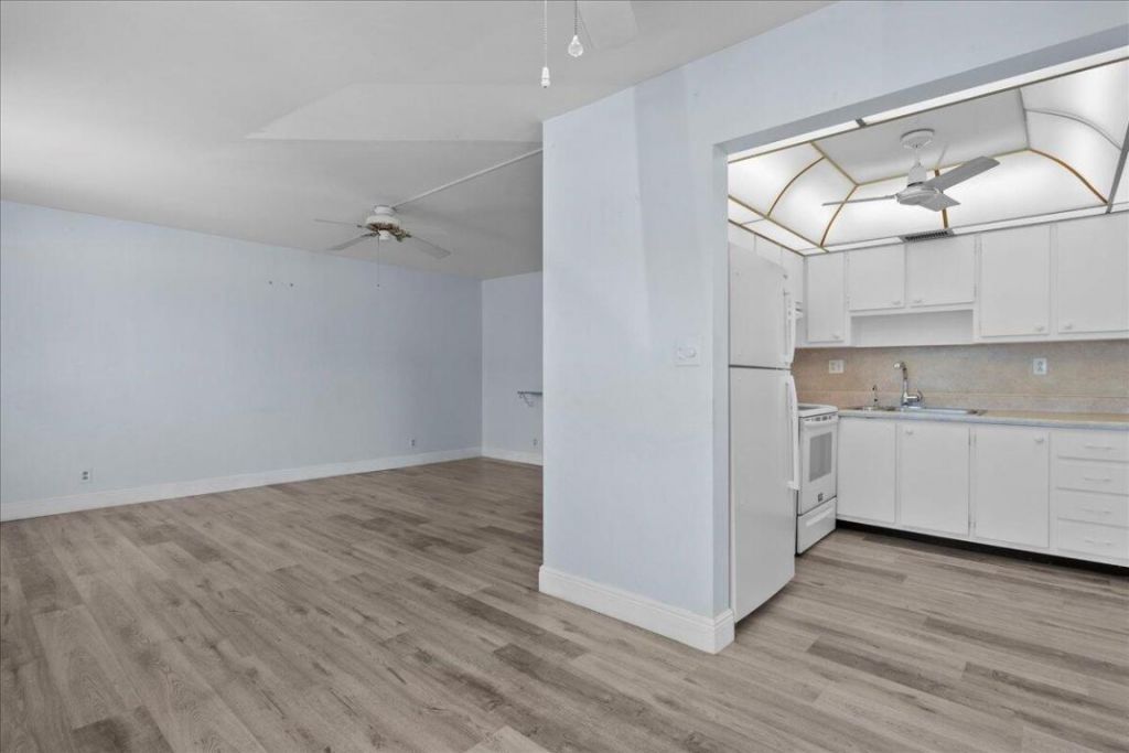 2004 Lake Osborne Drive, Unit 1, Lake Worth Beach, FL 33461 Photo