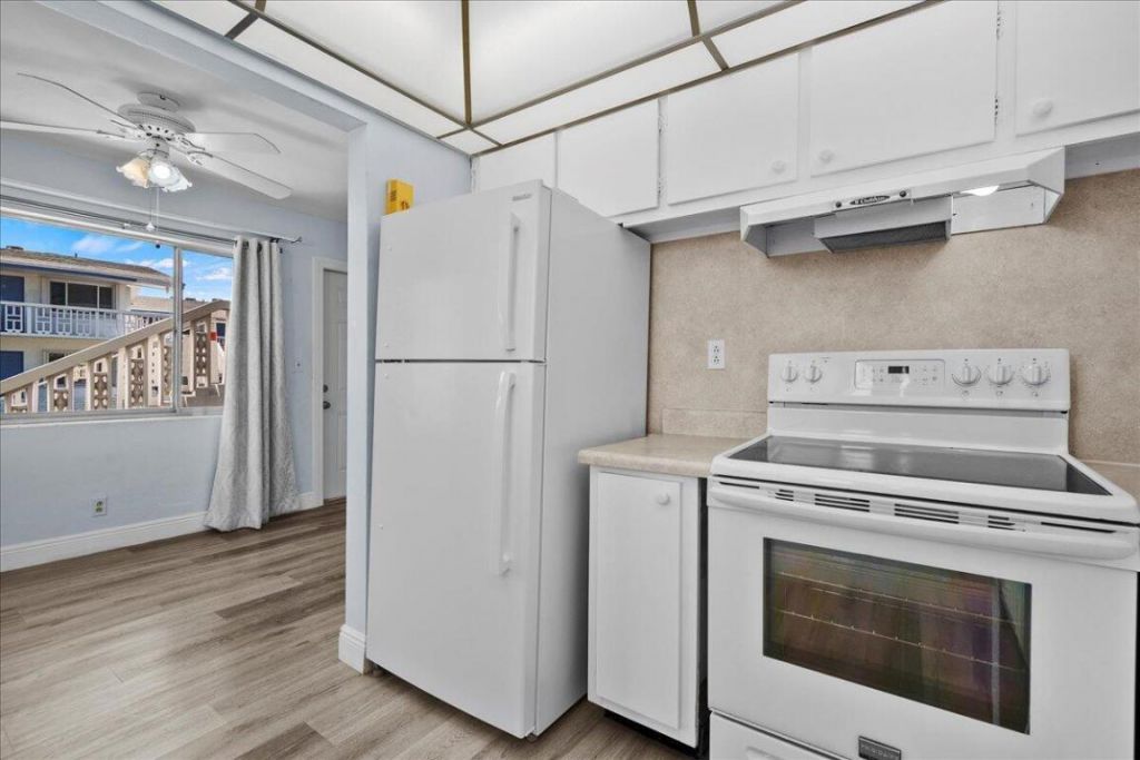 2004 Lake Osborne Drive, Unit 1, Lake Worth Beach, FL 33461 Photo