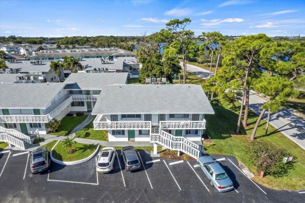 2004 Lake Osborne Drive, Unit 1, Lake Worth Beach, FL 33461 Photo