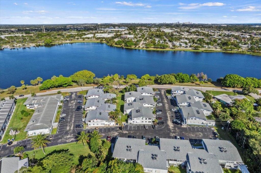 2004 Lake Osborne Drive, Unit 1, Lake Worth Beach, FL 33461 Photo